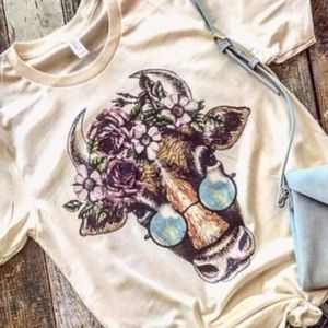 💥SALE💥Bessie the Hippie Cow Graphic Tee